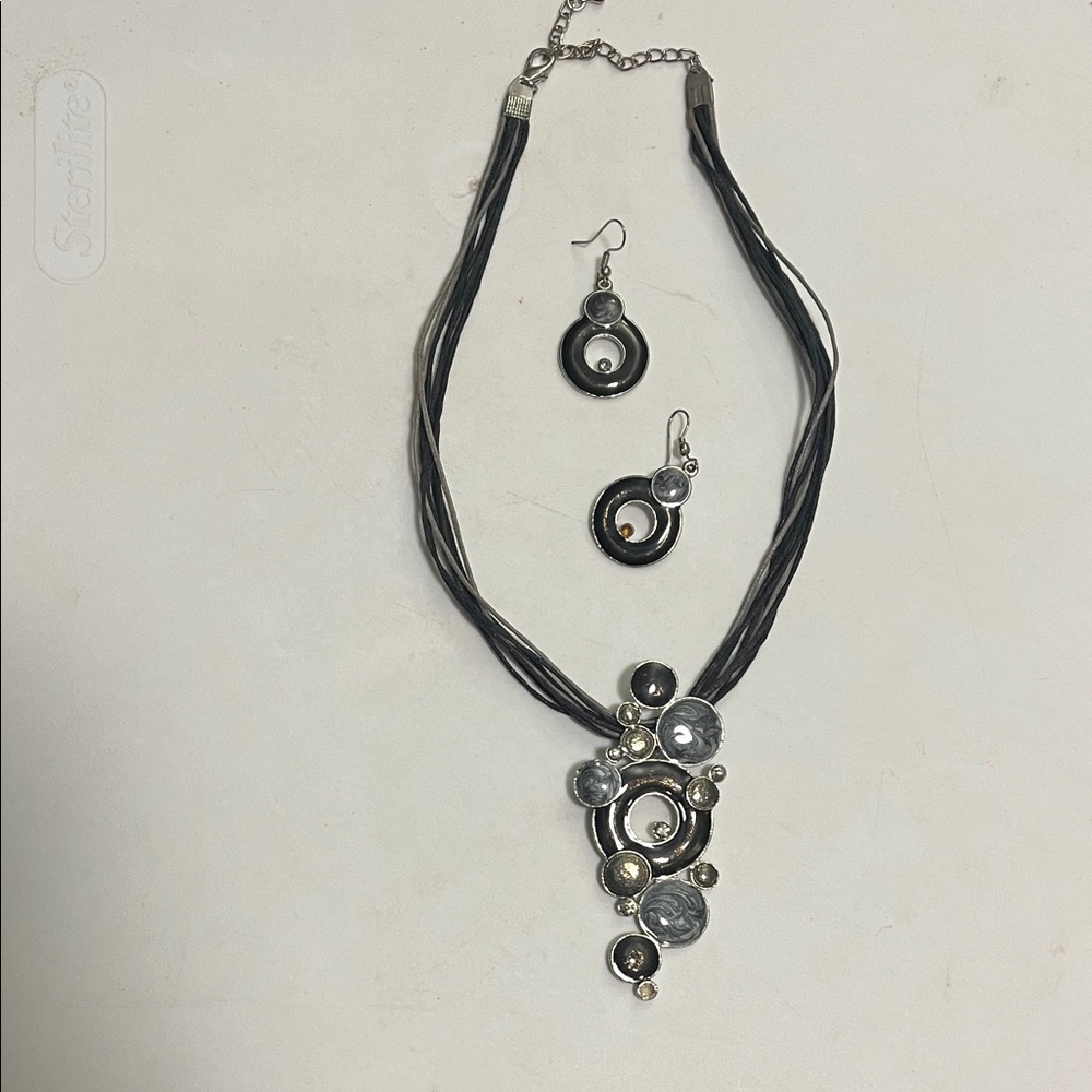 Chic Black and Silver Necklace Set with removable pendant